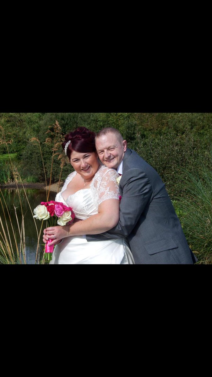 Holls246's tweet photo. Would like to wish two of my best friends a very happy wedding anniversary! @simonhawley1980 @tracef86 💕🍾👫💍👰🏼🎉💕🍾💕 https://t.co/hgbMGjRDin