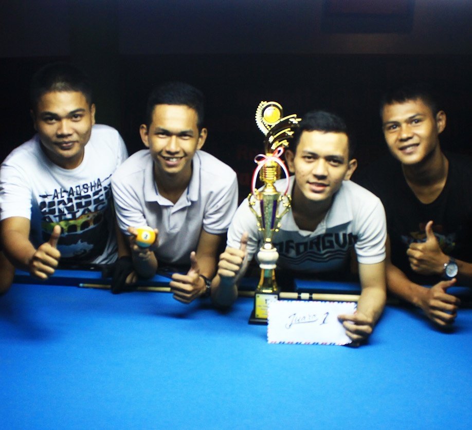 STANbilliard's tweet photo. Ikhwan (STMKG), Juara #STAN #STMKG 9-Ball Tournament 2016 setelah mengalahkan Ramadhana Aman (STAN) di Partai final https://t.co/Y3ANObkbd6