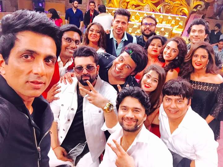 TellywoodPolls's tweet photo. Our @SMalhotra009 in #ComedyNightsBachao -2 :)) All the best for ur new journey:) #CNB2 https://t.co/oOivandkWI