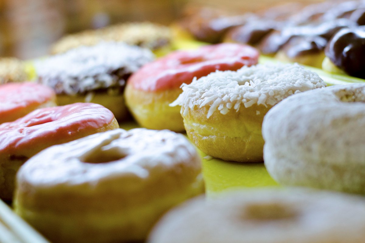 SarahDonuts's tweet photo. Strawberry glaze! Coconut! Maple! https://t.co/QAz7tqDtUO