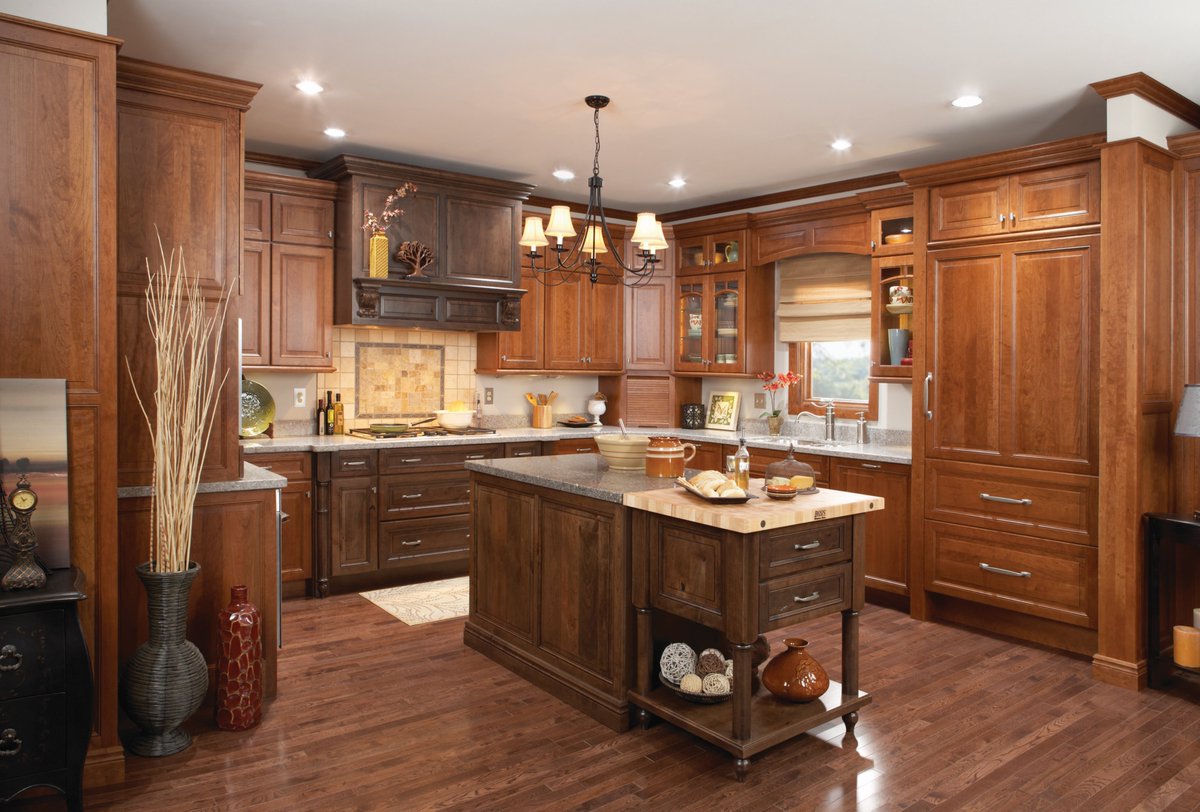 MedallionCab's tweet photo. Beauty that lasts. Your new Medallion Cabinetry features an oven-cured top-coat designed to last a lifetime. https://t.co/Fu1uTjN5KX