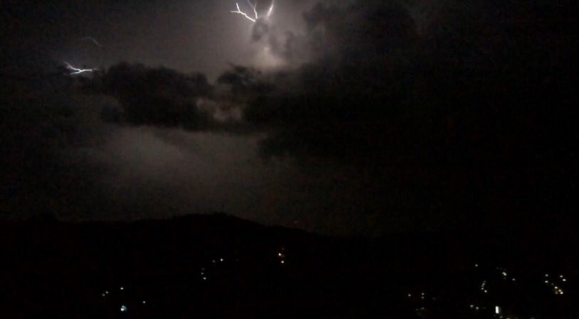 Imto67's tweet photo. Ja plou..💪🏻 i molt!%
 Momt Aparell electric #tossademar .. #tormenta #finalestiu @SoniaPapell @ARAmeteo https://t.co/h14B2HPOyE