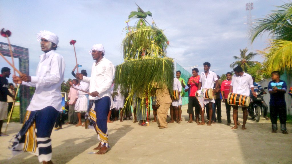 shaahid_96's tweet photo. #ungoofaaru ga miyadhu #koadi nerun, mirey #stageshow, maadhamaa #Fenkulhi kulhun.. @vaavu @reekhan999 https://t.co/Tk2JVKwuVN