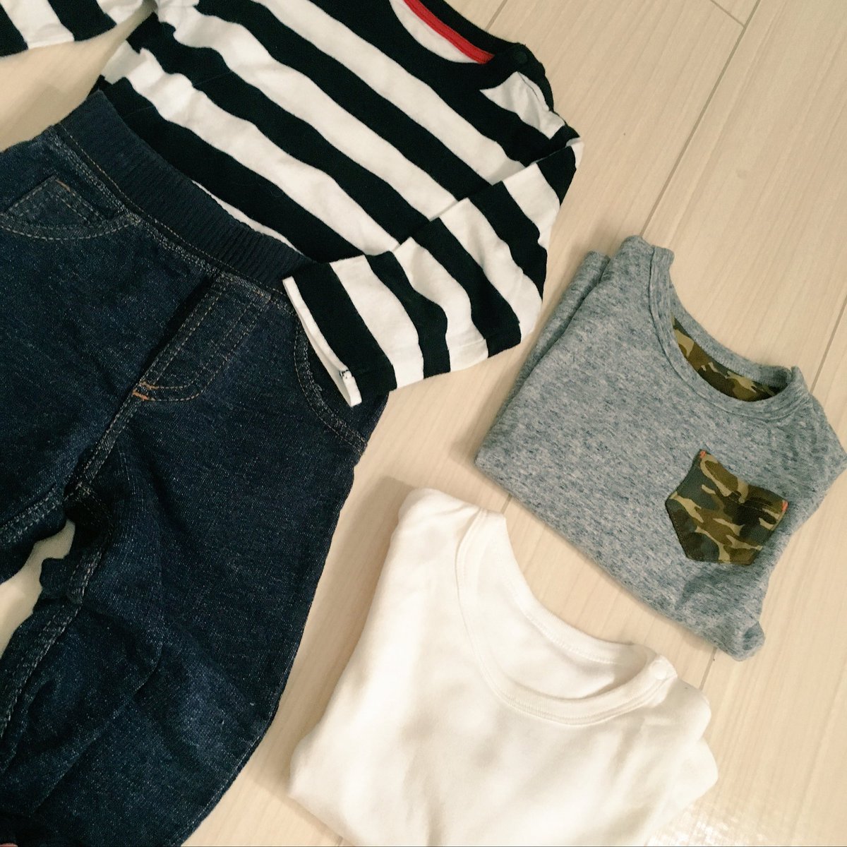 ____u43's tweet photo. #ラルフローレン #ベビーギャップ
#UNIQLO #カーターズ #size80
ベビー服本間に可愛い〜👶🏻💓 https://t.co/0DOqsqBt7k