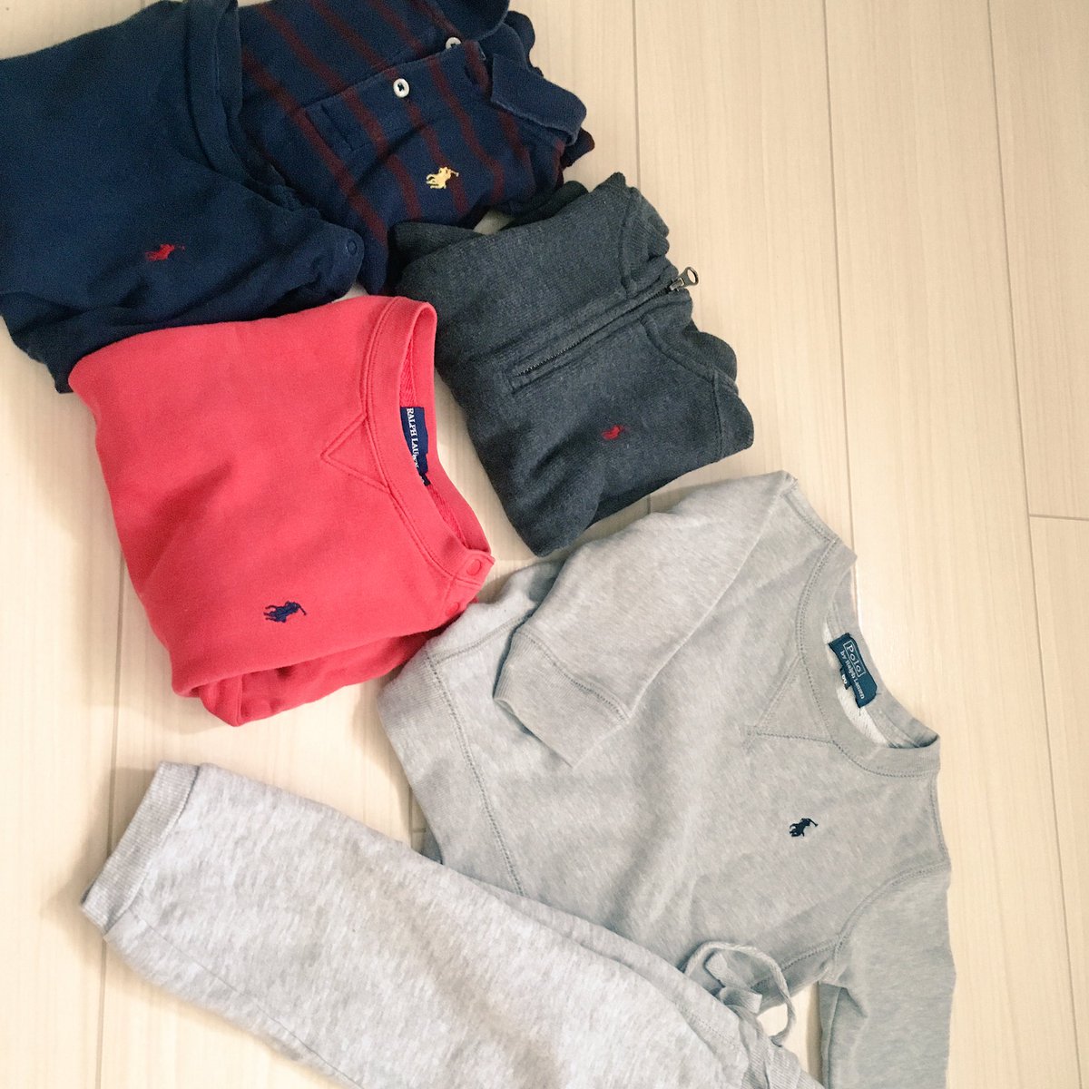 ____u43's tweet photo. #ラルフローレン #ベビーギャップ
#UNIQLO #カーターズ #size80
ベビー服本間に可愛い〜👶🏻💓 https://t.co/0DOqsqBt7k