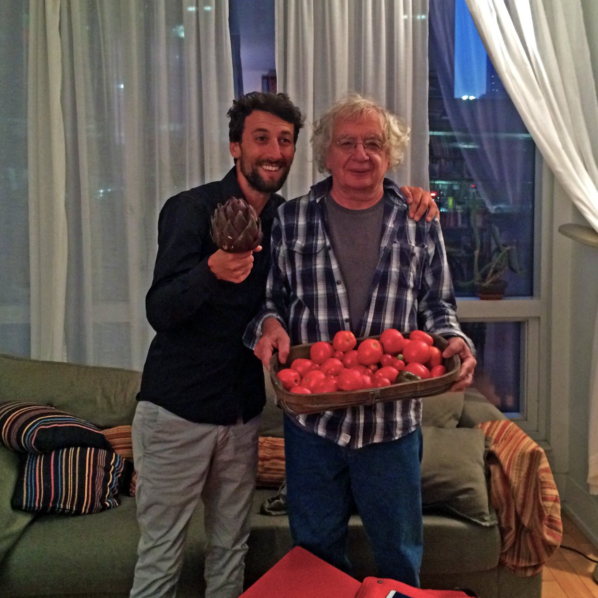 JoePansa's tweet photo. Today I meet Alex Melamid!
 Thanks to CATM New York.
#AlexMelamid #joepansa #catm #CATMNewYork #NYC #artichoke https://t.co/cvBCAnrdWP