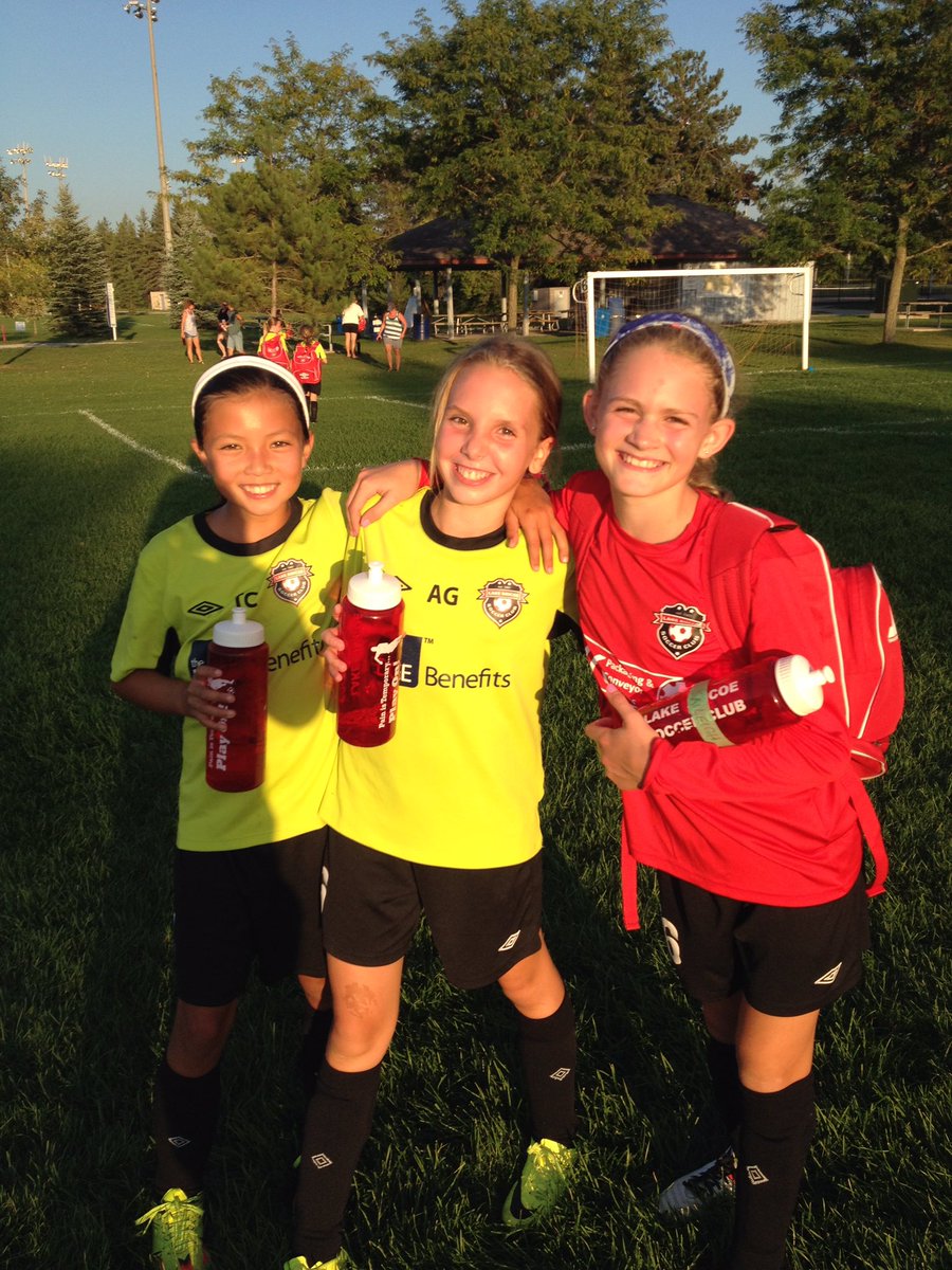 LeslieSarantos's tweet photo. End of the season!⚽️ https://t.co/zccQRMIcxQ