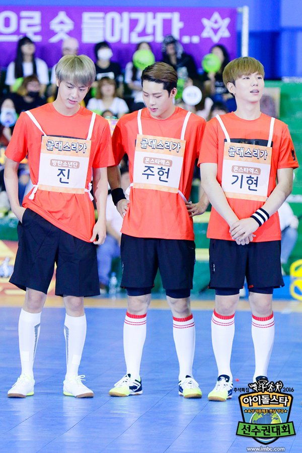 防弾少年団 BTS SYS JP SLEEVELESS SHORT PANTS Namjoon & Jin playing soccer at the 2016 ISAC! #BTS #방탄소년단