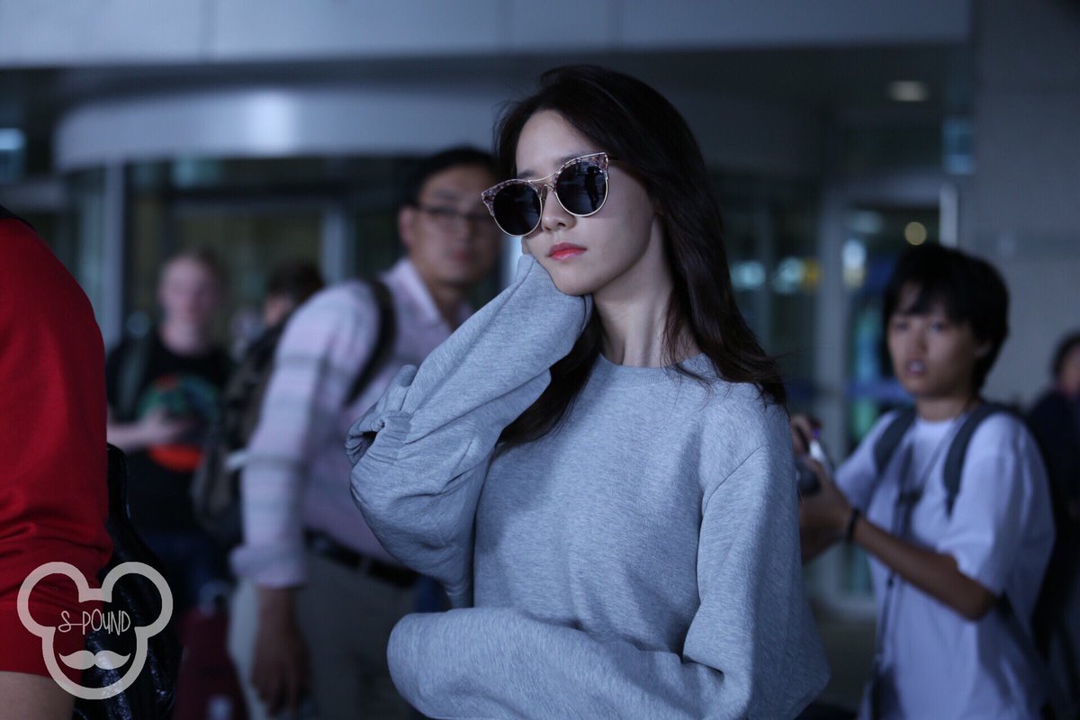 [PIC][14-09-2016]YoonA trở về Hàn Quốc vào trưa nay CsSUH7IWEAEGweF