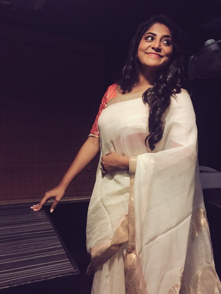 iflickscinema's tweet photo. #AchchamYenbadhuMadamaiyada actress #ManjimaMohan's Onam special.
#Onam #AYM #AYMwrap https://t.co/VjmeYzQujy