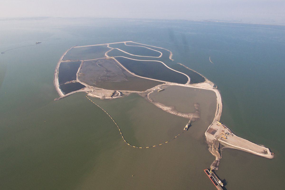 Lelystad's tweet photo. De voortgang van de @marker_wadden is goed te zien vanuit de lucht! #npnieuwland #MooiLelystad #lelystadvanboven https://t.co/hAWOKhZ4wa