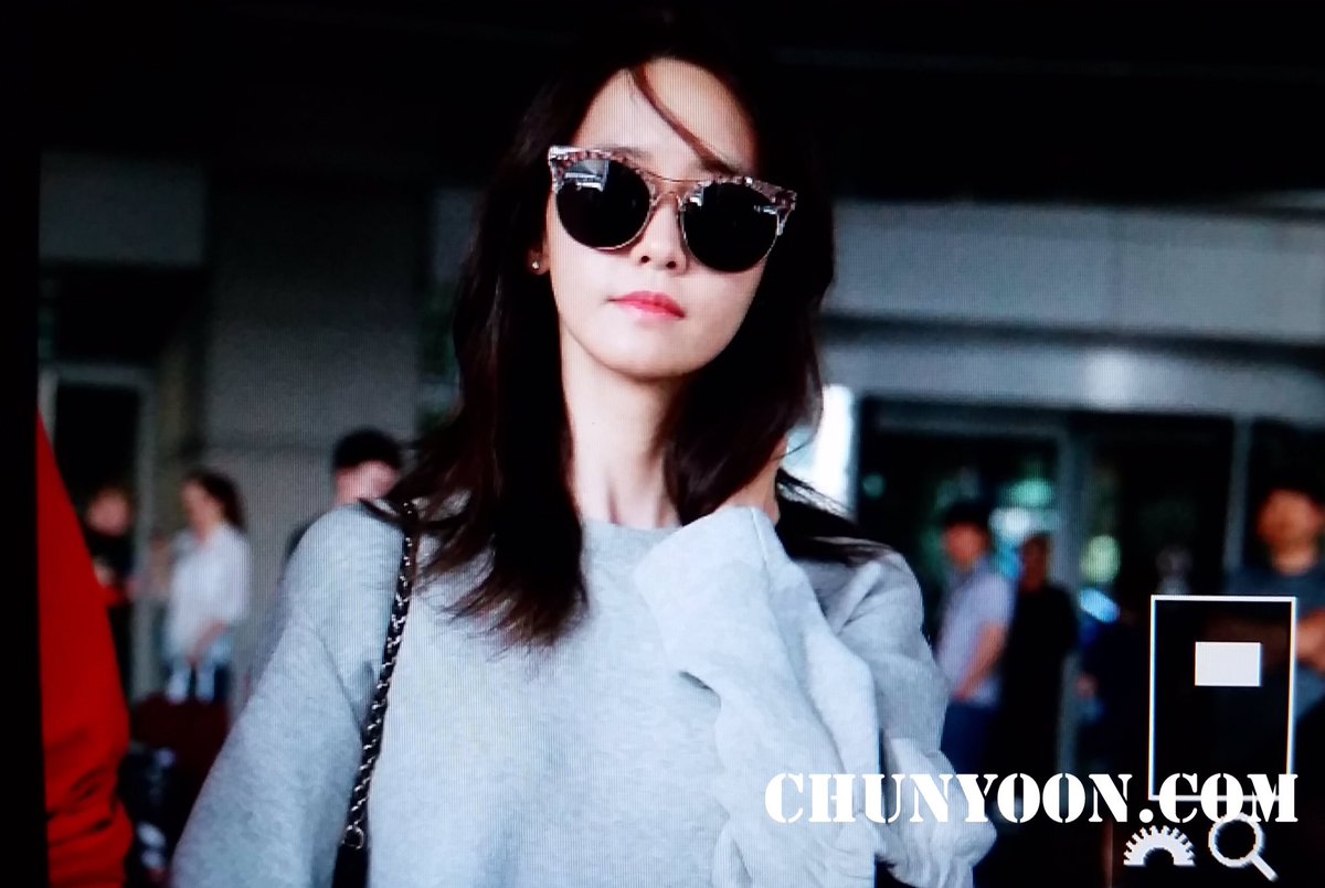 [PIC][14-09-2016]YoonA trở về Hàn Quốc vào trưa nay - Page 2 CsSahfrXgAAEiNS