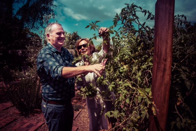 pmorganjones's tweet photo. foraging in Berns garden for xooking demo @BondUniversity @Dementia_Centre @flavourcreation https://t.co/y3oQZAnEYX