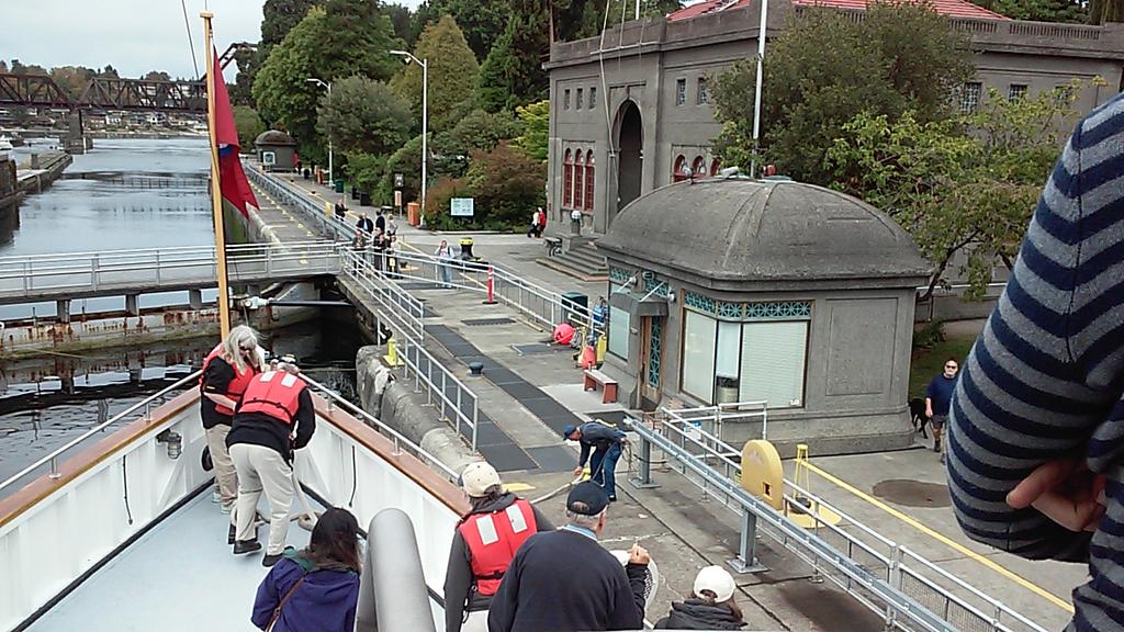 MTaylorCanfield's tweet photo. Going through #Seattle #Ballard locks onboard #VirginiaV https://t.co/dsIYATc2UI https://t.co/rDDtuNh7G8 @apseattle https://t.co/6tLTnympSA