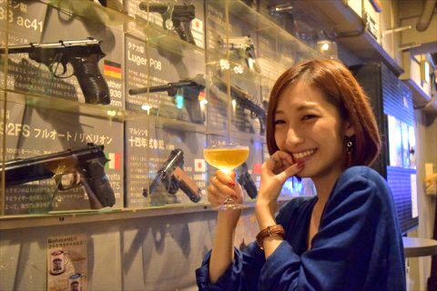 N908Sa's tweet photo. 【💥書いた🔫】

エヴァで有名なあの会社が運営している、エアガンが撃てるBARに行ってきました☺️女子にもお勧め！！

女子よ銃を取れ！ストレス発散にぴったりなシューティングバーEA https://t.co/2l0TK0FQDb https://t.co/0RXVKEKkAj
