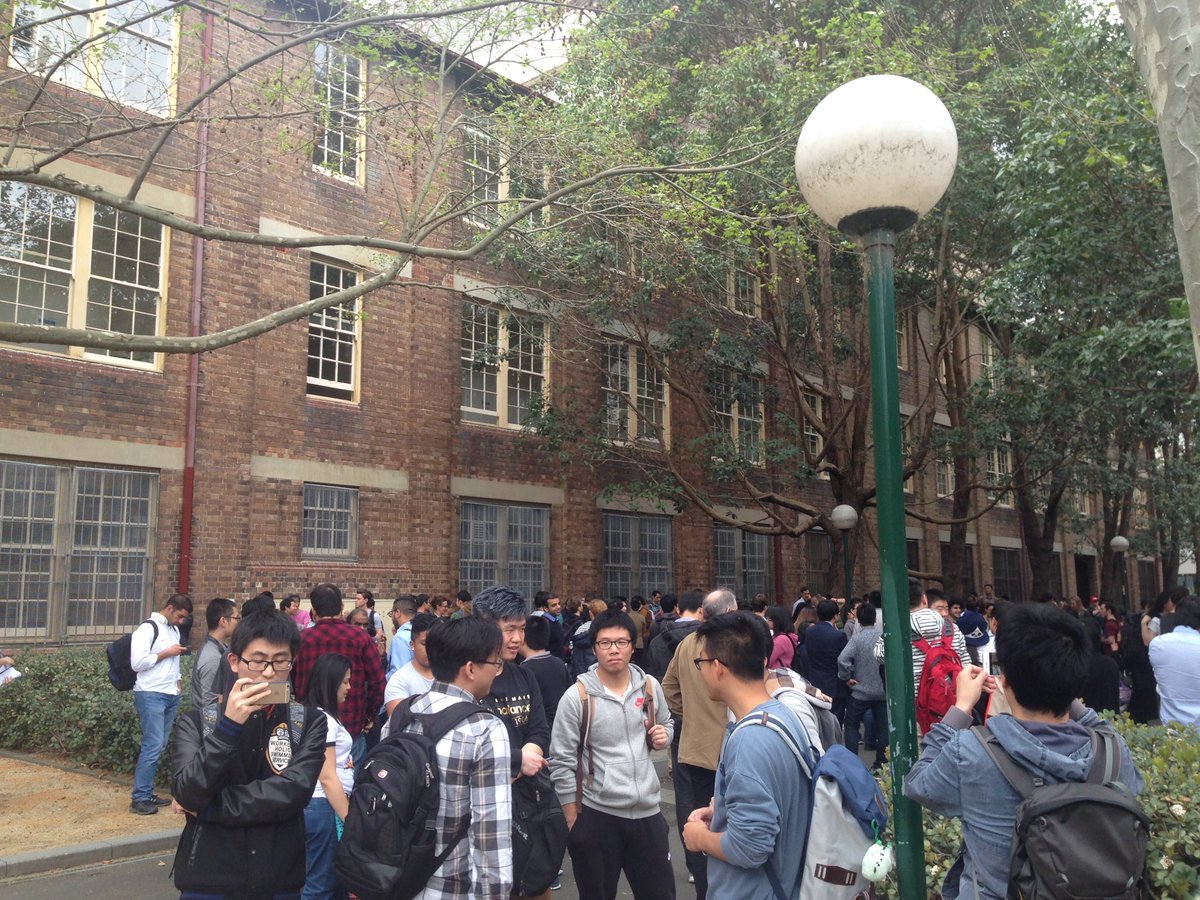 helenlovesfood's tweet photo. UTS Sydney evacuation... A climactic end to #mLab2016 ... #Sydney https://t.co/gBJCl6c35x