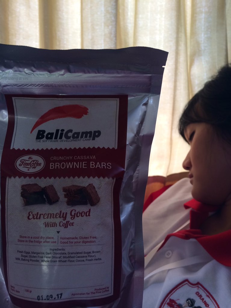 Cannacini's tweet photo. G jd ke Bali gpp asal ada oleh oleh pelipur lara.Terimakasih TelkomSigma. Balicamp @sociodigitelkom #Sociodigi2016 https://t.co/qvGs8xDgB7