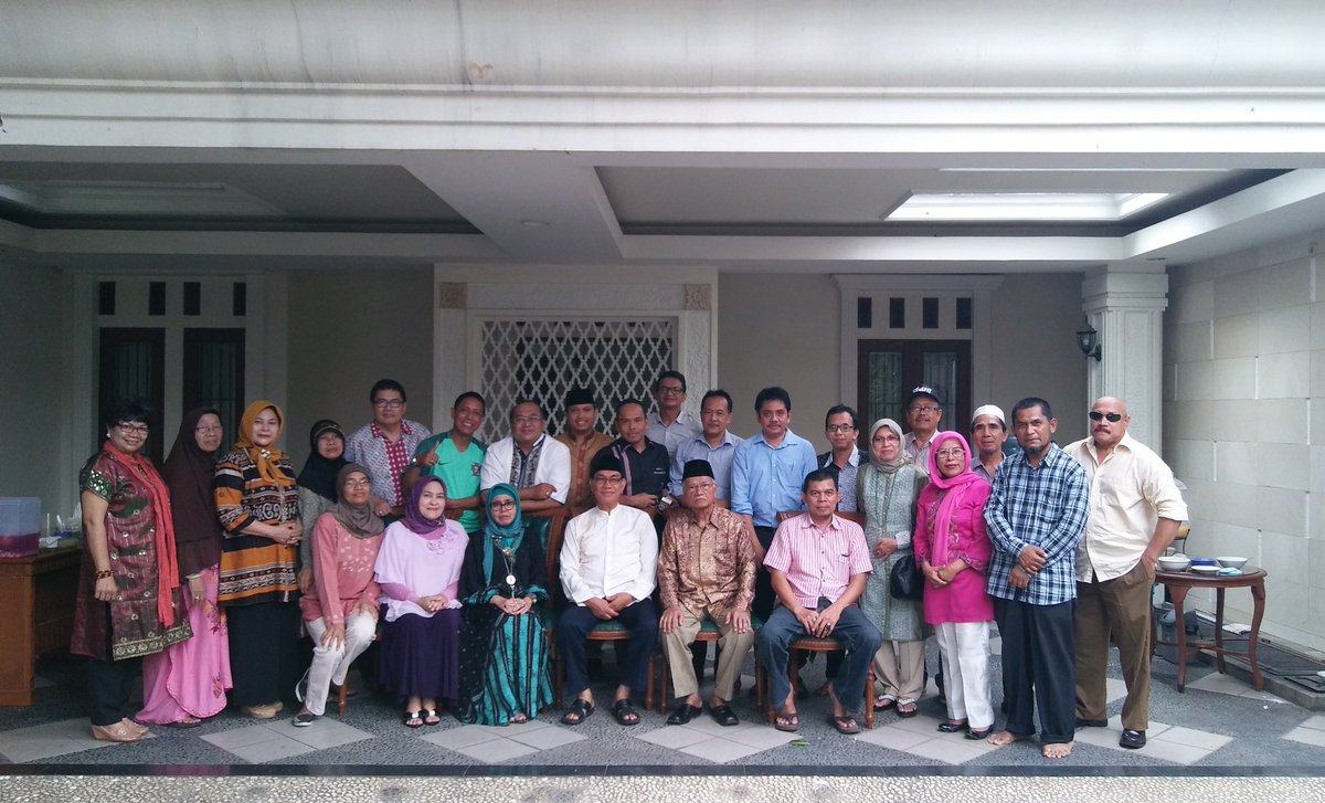 IfathNungkat's tweet photo. Si Admin TNIAU Capt Okto ternyata budak Kampar yg juga pengurus di PMRJ ya @suwito08 @azharamin31 @irfanperlambang https://t.co/PVZvwkAdJy