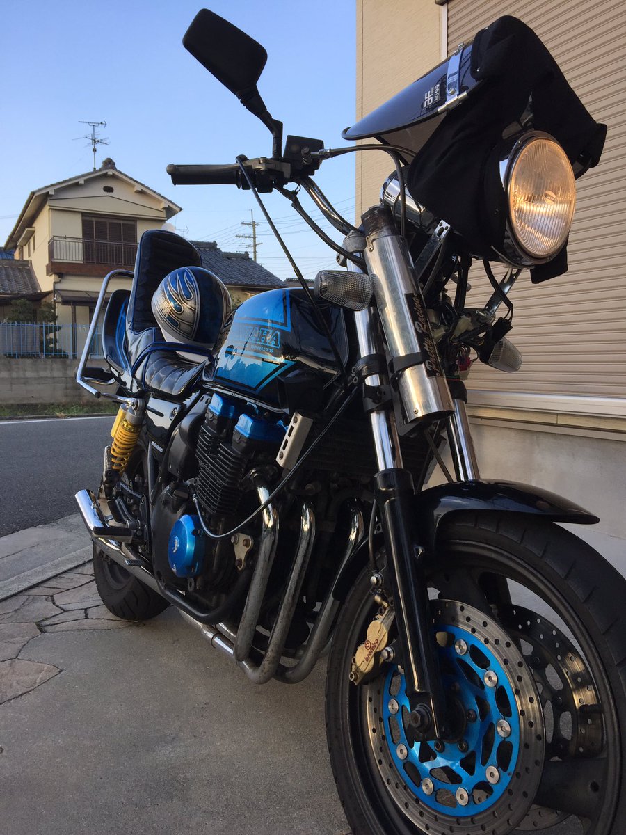 Re8111's tweet photo. XJRとバブ交換してくれる人いてませんかー👀
状態めちゃくちゃいいです!!
ガニブレ付いてます！
クラッチ、アクセル、だいぶ軽いです！
DM、コメントください！
#XJR
#バブ https://t.co/bkFfgGYhJY