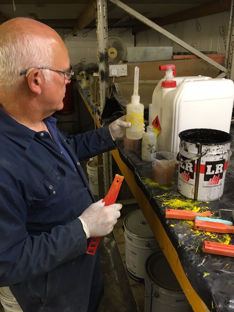 GarageRatZ's tweet image. Our team, @RatzTV are working on a #VW project. Check out their progress at @VDubZ2UK . #vdubz #pickup #fibreglass