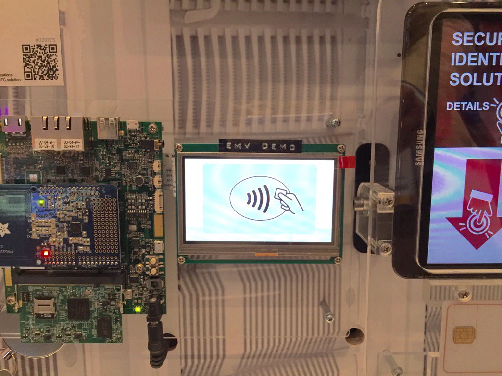 PierreMetivier's tweet photo. Autre démo #NFC sur le stand @NXP sur #ENOVA #drivingiot https://t.co/9DAxv5sBEU https://t.co/EuU5YnU4Sd