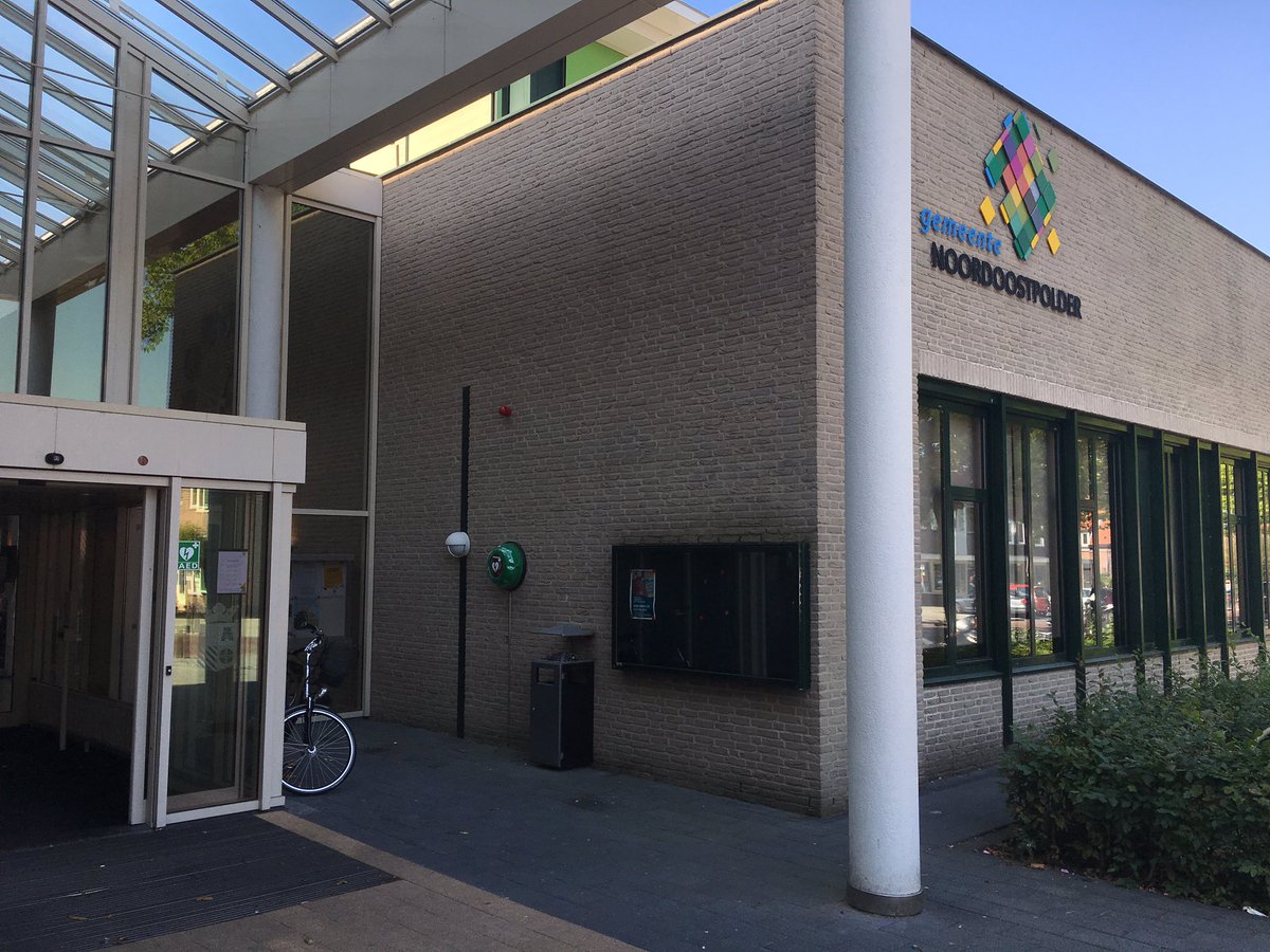 deROTAID's tweet photo. Op visite bij @GemeenteNOP op locatie #Emmeloord waar ook #aed in #rotaid buitenkast beschikbaar is. https://t.co/i2SirYiNeJ