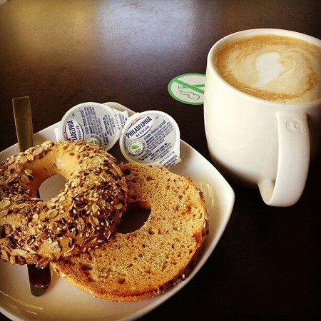 claracheez's tweet photo. #GoodMorning #ImLoving my #Fresh #Brewed #Coffee #Bagel &amp; #CreamChesse @ZicaffeUK #ZiCaffe #UK https://t.co/wSe9JTCpq2