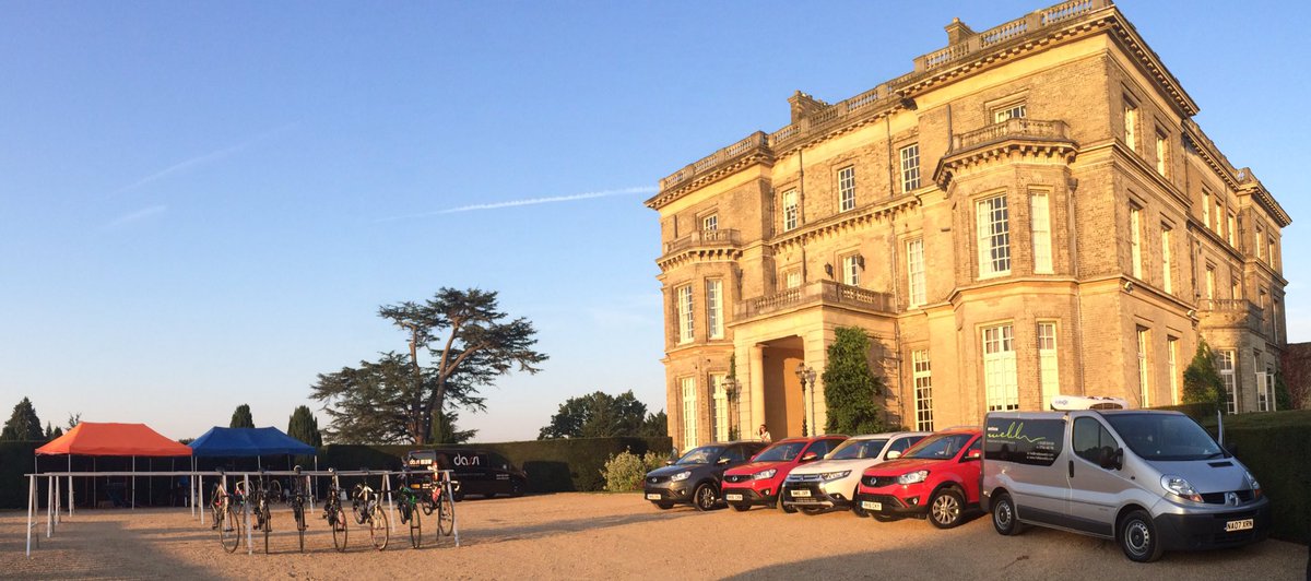 The Pack at Hedsor House, could be a hot one <a href="/willcarling/">Will Carling</a> <a href="/c_fraser13/">Cameron Fraser</a> <a href="/tomcopeland_/">tomcopeland</a>