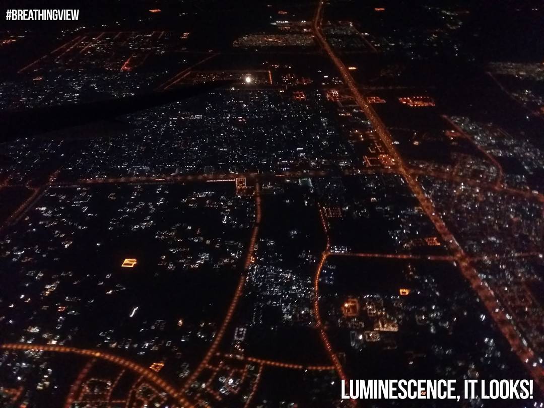 BreathingView's tweet photo. View from Up. https://t.co/t0iF4Q0UvF #sky #plane #night #view 
#light  #road #vacation #explore #world #HighRise https://t.co/GhOAqHuYqD