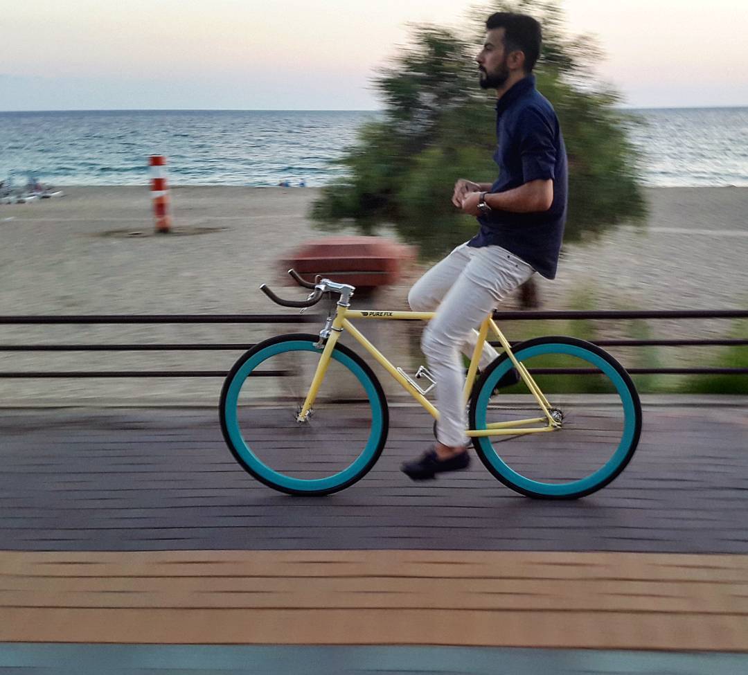 ciclosfera's tweet photo. ¿Todavía vas a trabajar en coche? ;-) #mejorenbici https://t.co/xE9YMpOqiI