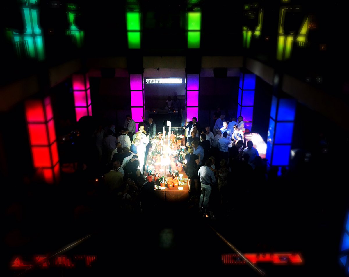 viweiland's tweet photo. GREAT EVENT @FELIX_Club_Bln #adlonwein #felixclub #vdp #winetasting https://t.co/qzCDKsCyyi