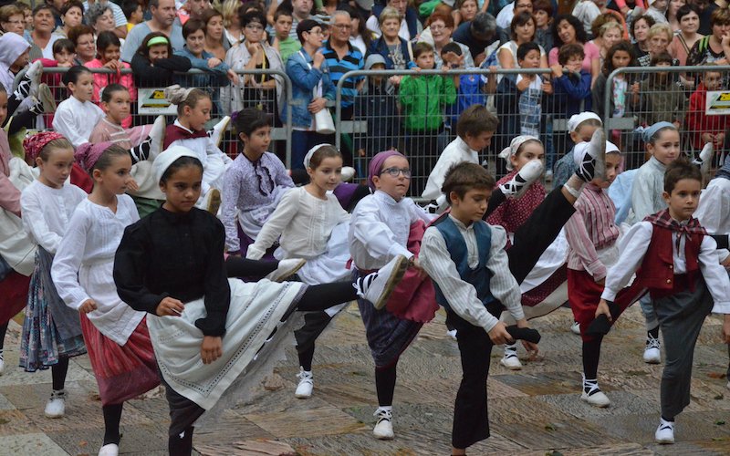 #Lezo Herrian, festa betea. oarsoaldea.hitza.eus/2016/09/14/arg…