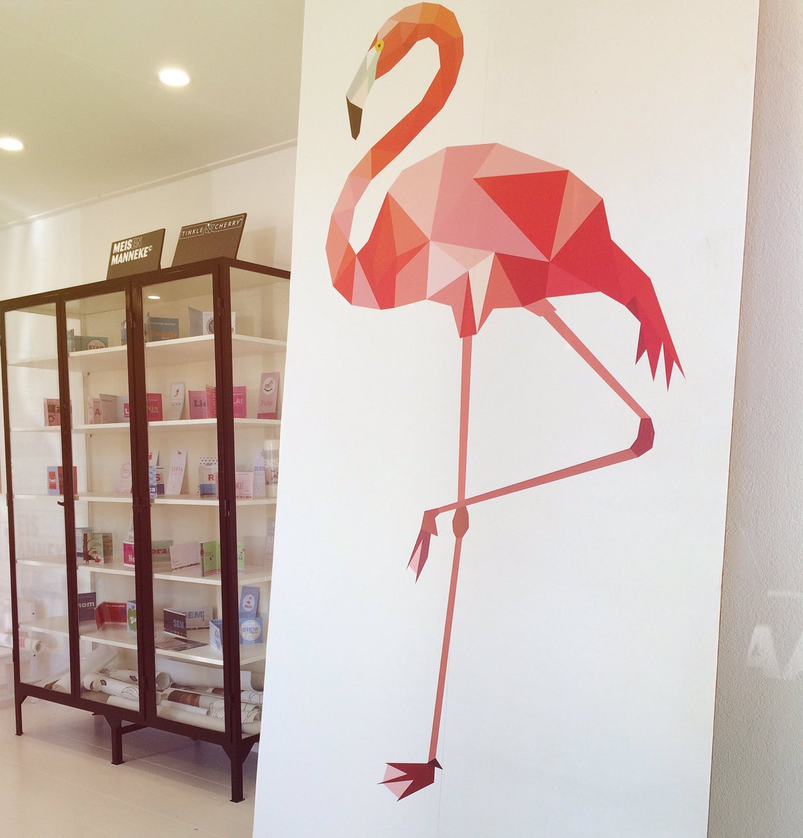 Weer tropische temperaturen vandaag, vindt deze flamingo heerlijk:) #tropisch #zomer #september #flamingo