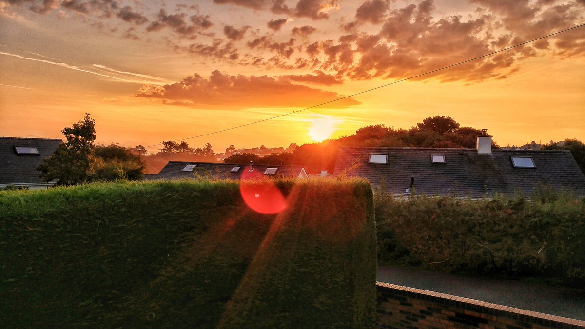lucydarowska's tweet image. Amazing sunrise on my last morning in wales #Spetember #sunrise #Abersoch