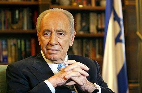 viewly_com's tweet image. Pray for the man who dedicated is life to bring #Peace to the #MiddleEast 
#ShimonPeres #MyKiss4Peace peace campaign