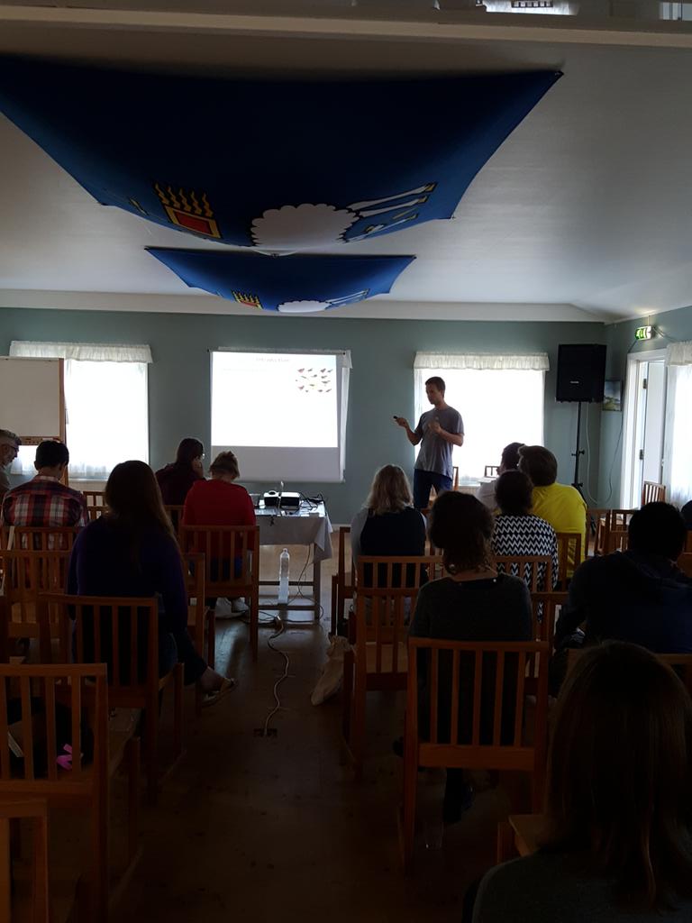 empseb22's tweet photo. Jakub on pathogens susceptibility and Mhv mockingbirds #empseb22 https://t.co/pSV7DMzDzH