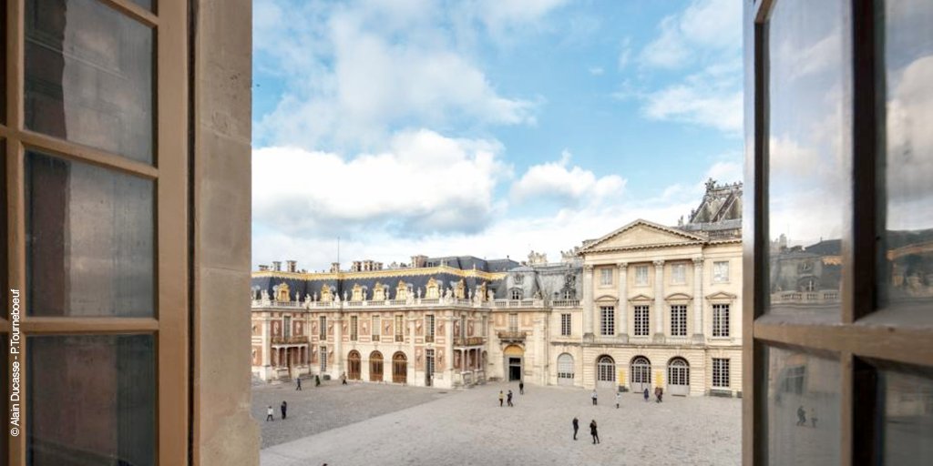 ExploreFranceEN's tweet photo. A lunch with a view - discover Oré by Alain Ducasse 😋🍴 #MadeinVersailles #Gastronomie 👉 https://t.co/MX1S5yMrkr https://t.co/lYLTbor4UI