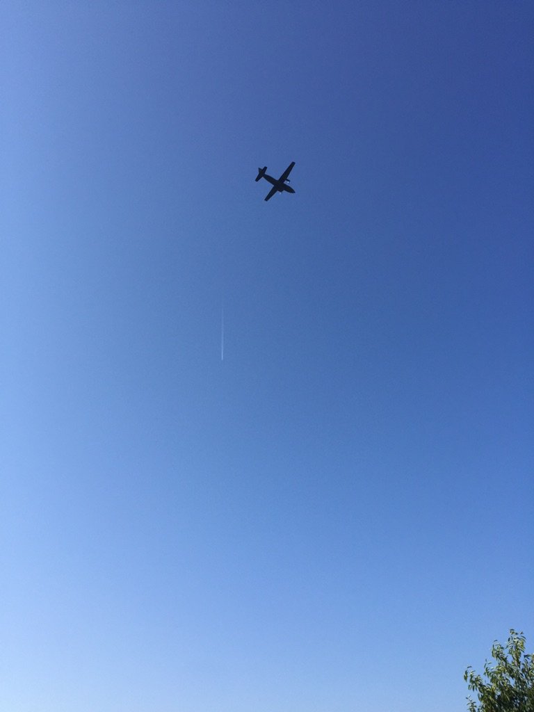 JohnEgberts's tweet photo. #dtv wat doe deze vliegtuigen boven zwolle? https://t.co/ubWxebvBSo