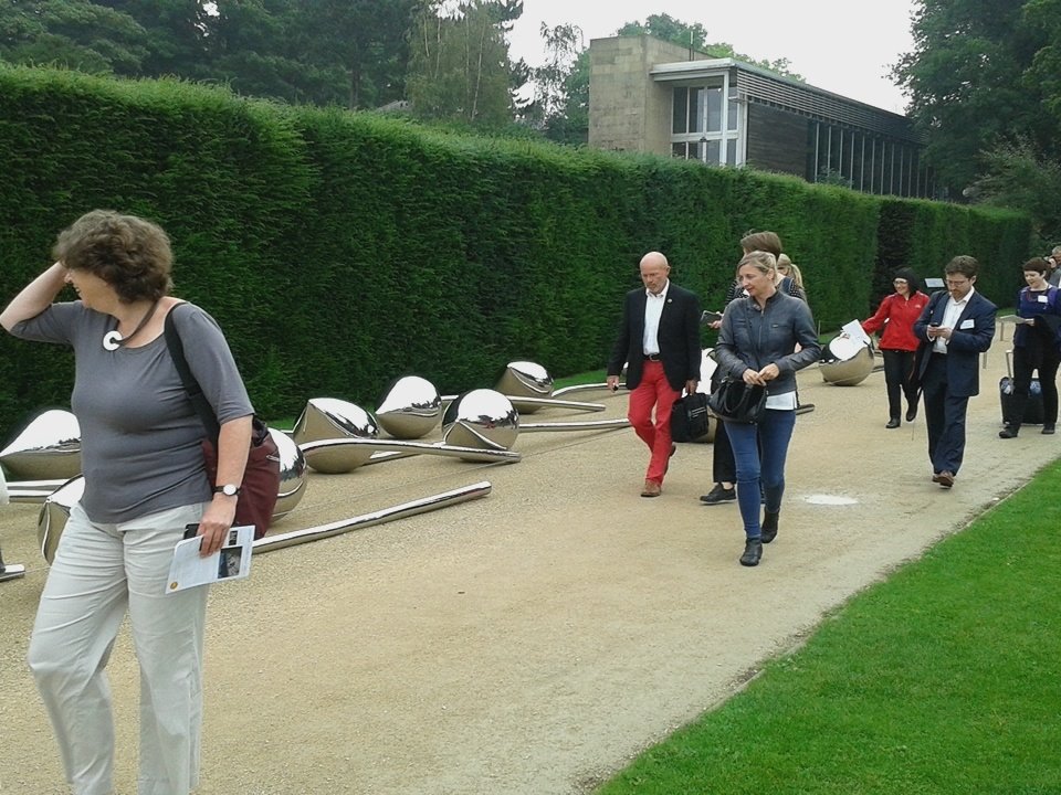 MDO_Hamp_Solent's tweet photo. First day #emac2016. En route to our lecture room thru beautiful @YSPsculpture. https://t.co/dmcqMSYtyc