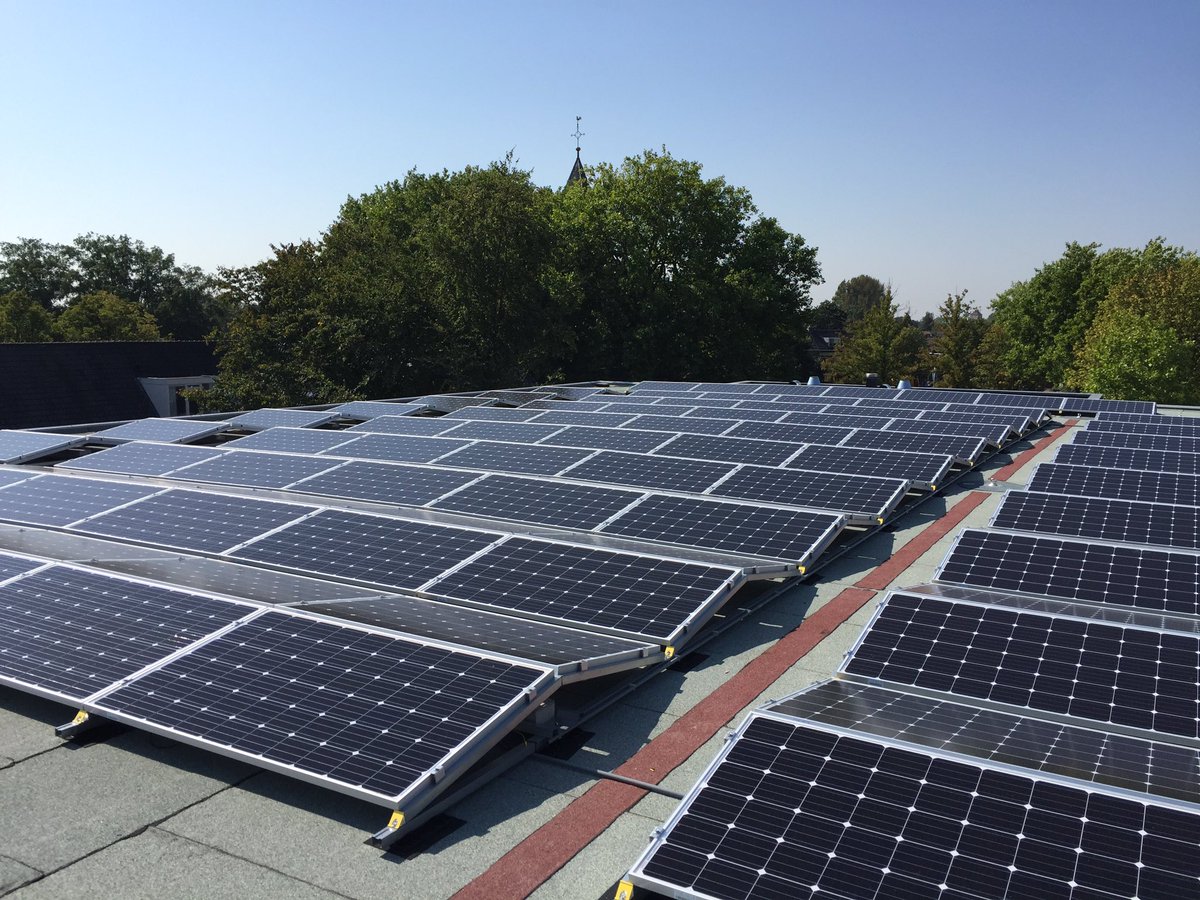 slortye's tweet photo. En weer een mooi PV project opgeleverd voor @GemeenteUtrecht @vandenpolgroep #energieneutraal https://t.co/8z3XQY4fGZ