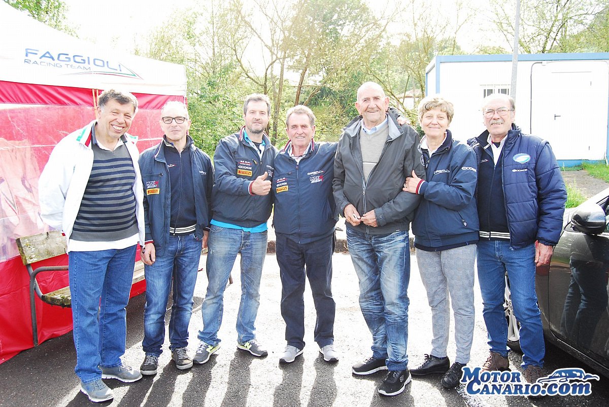 El mejor equipo europeo de la montaña, con 5 coches en Arona. #Tenerife goo.gl/GBpvQR
