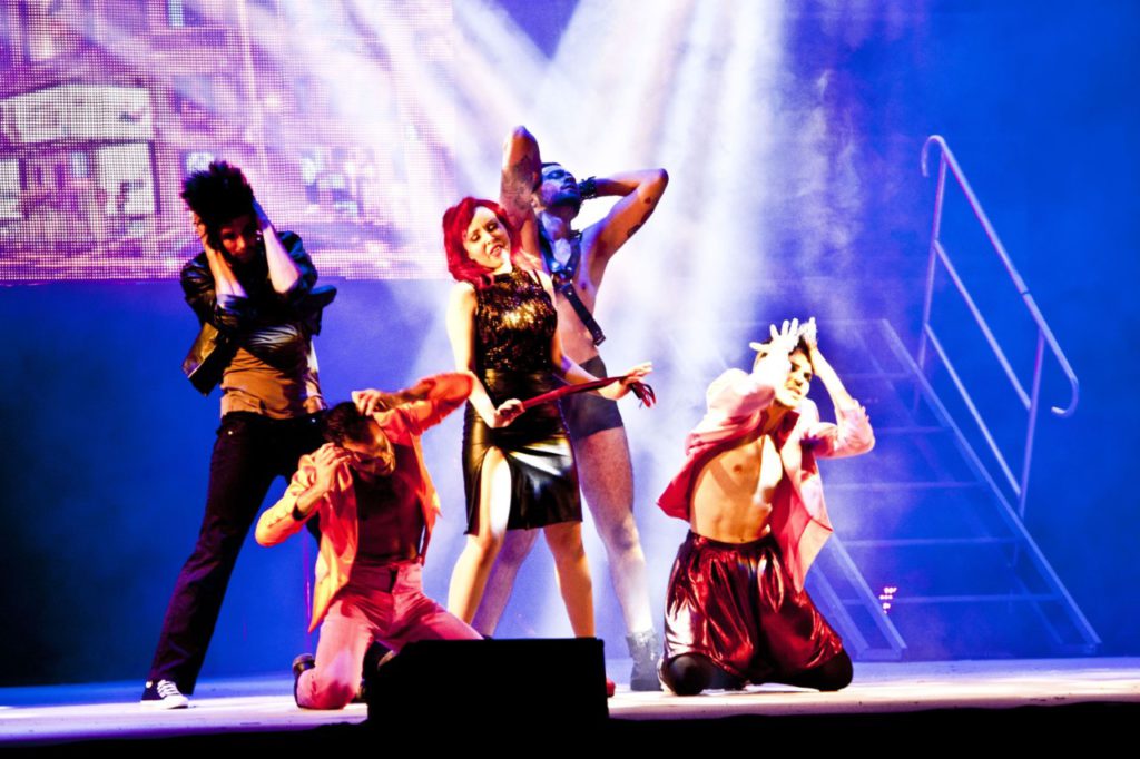 BetiBilbao's tweet photo. La nueva ola madrileña renace en #Bilbao con el musical “A quien le importa” https://t.co/GMvDOuOjfq https://t.co/3QOoh3c6LN