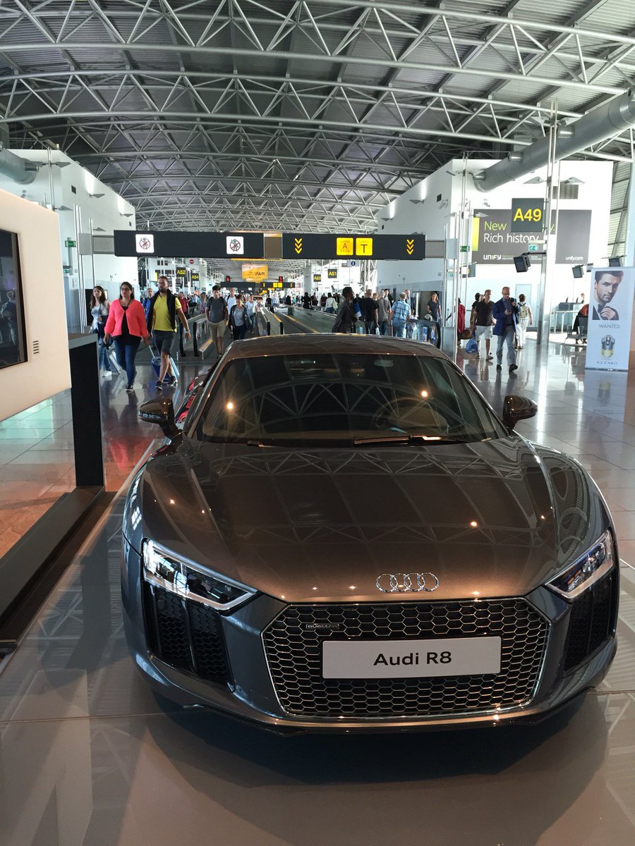 AllAboutRobbie's tweet image. 😁 (@ België) swarmapp.com/c/39oOS81jM6T