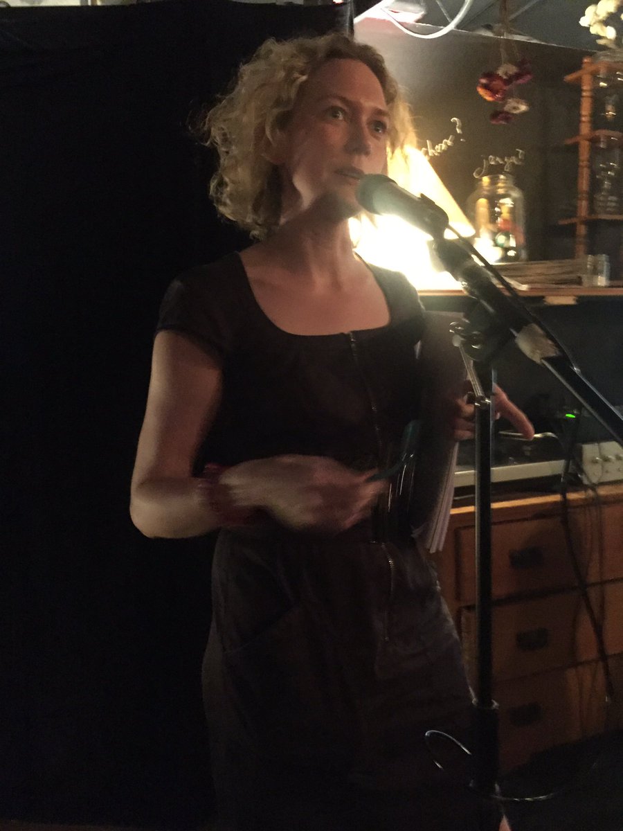 QUTLitSalon's tweet image. Guest reader @annadtweets @QUTLitSalon #qutcreate #qutcommunicate