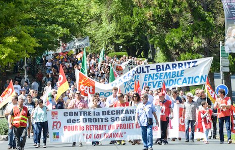 kazetaeus's tweet image. Lan erreformaren kontrako mobilizazioa berriz karriketan @jusquauretraitk kazeta.naiz.eus/es/info_kz/201…