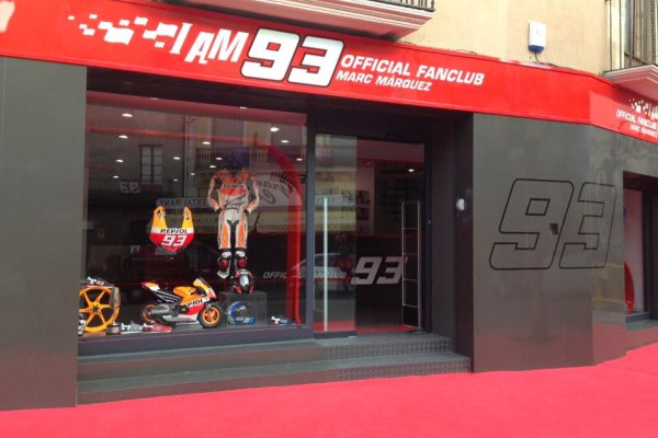 WeAre93's tweet photo. Visit us in Cervera with your #AragónGP ticket and get a 🎁! (from 19 Sep to 2 Oct) 👉https://t.co/NB5OKHePLZ #IAM93 https://t.co/ib452Ynvvj