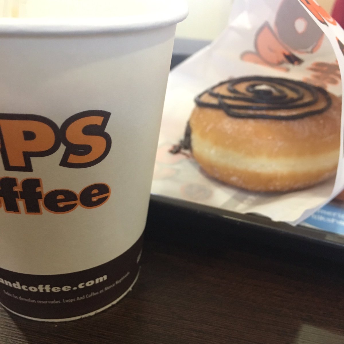 woman_beautyblo's tweet photo. Merienda en @LOOPSANDCOFFEE_ ☕️🍩 en @CCLosAlcores 🛍🛍🛍😍 #bloggerespaña #beautyblogger #losalcores #loopsandcoffee https://t.co/qLeWMCJ7xY