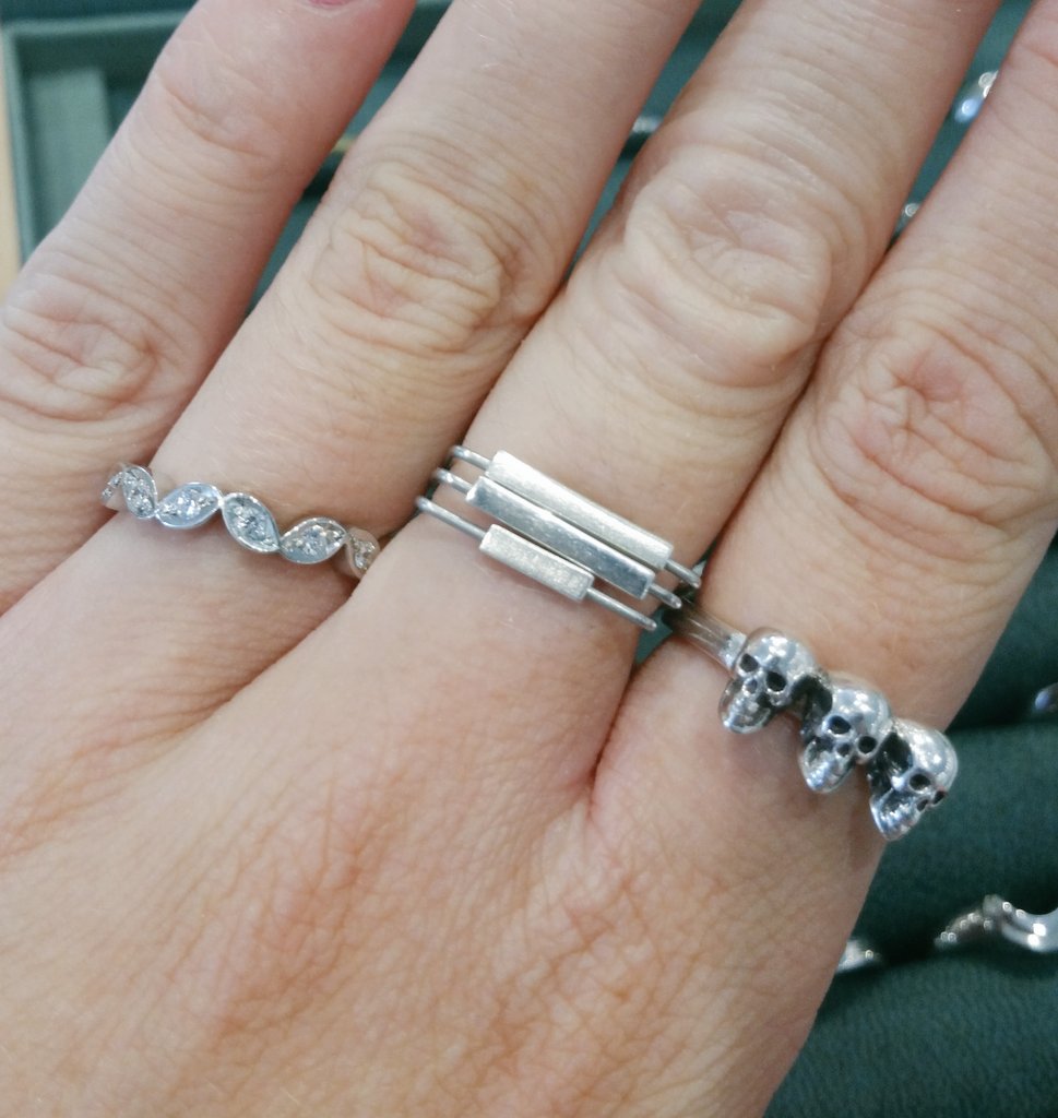 cliftonrocks's tweet image. Mix and match pieces for a truly individual style. Featured pieces by @foujewellery @Ti2_Titanium + @_chloesolomon