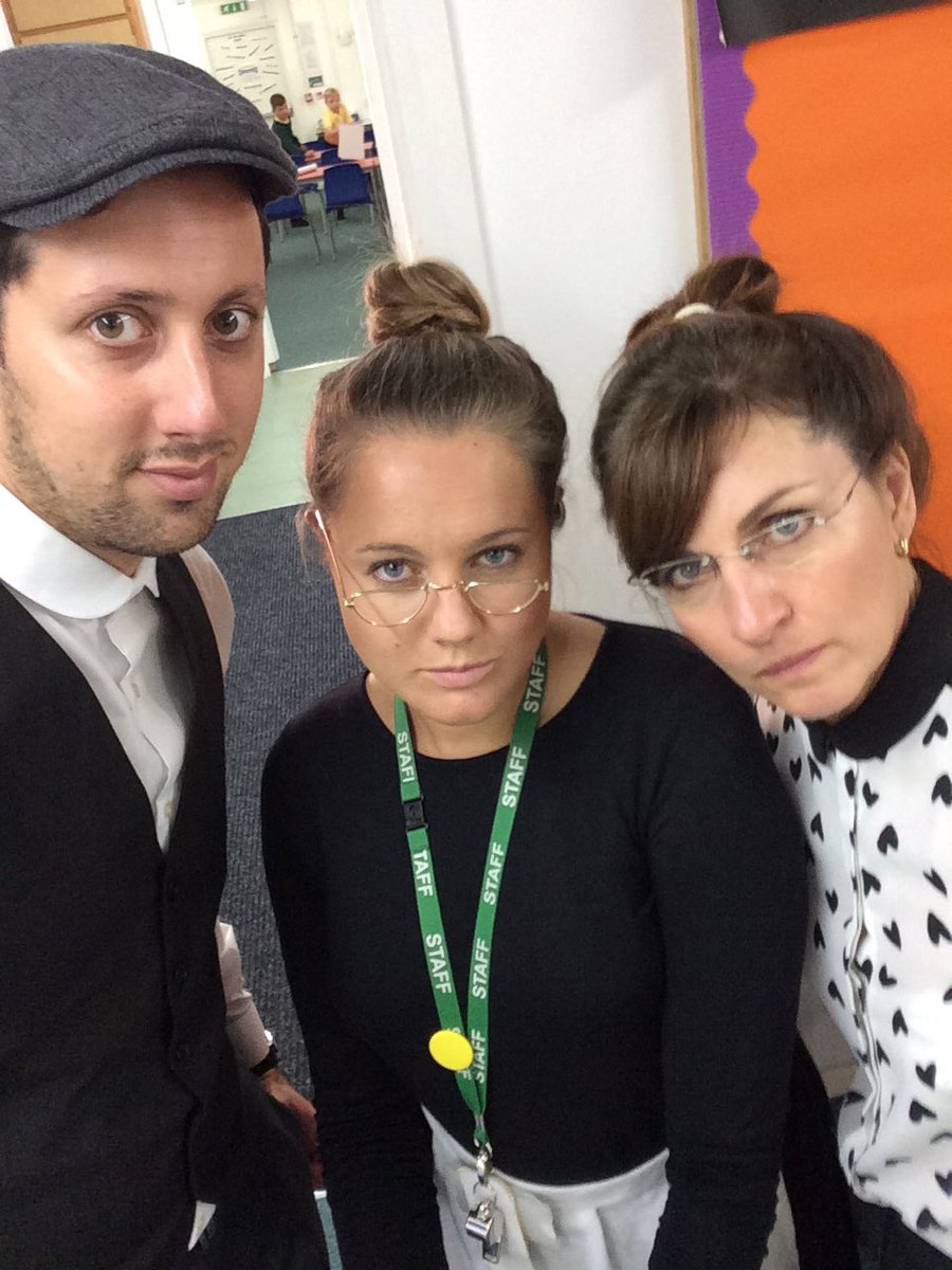 firsprimarysale's tweet photo. #Year6 experiencing school Victorian style #flatcap #lookingmean #nosmiles #handwriting #discipline #Victoriantopic https://t.co/X6U8CwMgfp