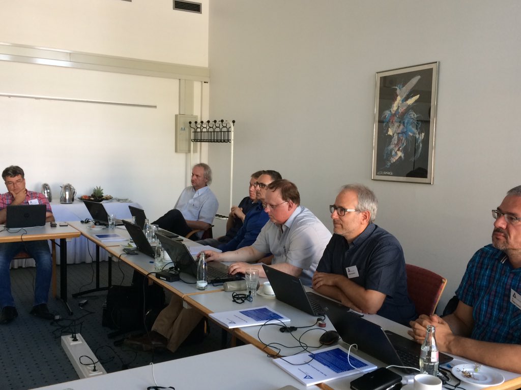 Pierre_Meier's tweet photo. Anwenderinteressen #FHIR: Datengräber nutzen, Mobilität umsetzen, KIS-Funktionalitäten um externe Apps ergänzen https://t.co/N1uSUG2eNV